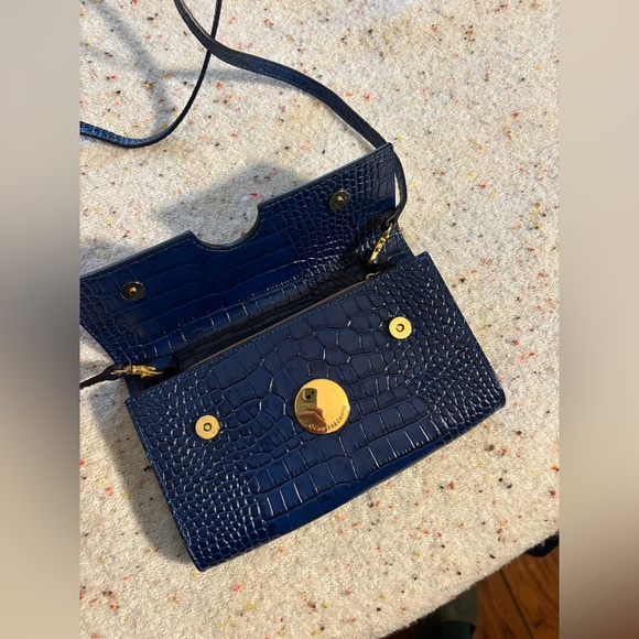 L’Autre Chose Blue patent leather crocodile clutch - Picture 7 of 11